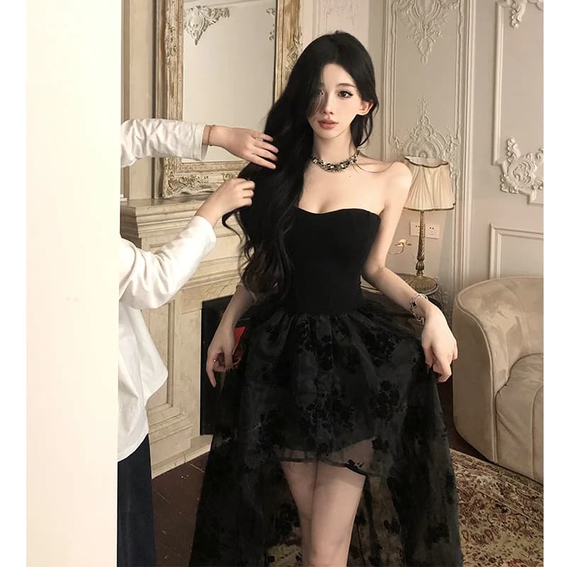 Černé večerní šaty áčkového strihu bez ramínek - elegantní síťované plesové šaty s odhalenými zády pro ženy, dlouhé společenské šaty