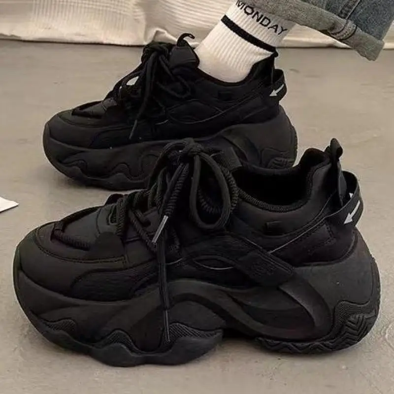 Platformové dámské tenisky Kožené černé chunky s tlustou podrážkou 2025 móda