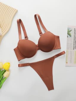 Nejprodávanější sexy spodní prádlo v lesklém dvoudílném provedení s písmeny a ramenním popruhem v promo akci B2050 - náhled 5
