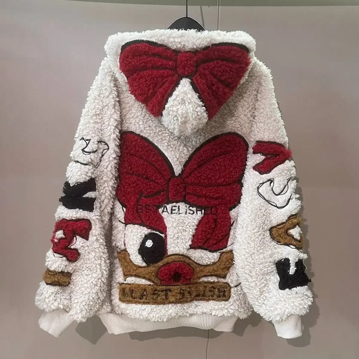 Dámská zimní bunda s kapucí a fleecovou podšívkou, těžká, kreslený design, ovčí kůže, svrchní oblečení, trendy, plus size