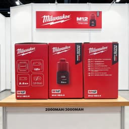 Originální dobíjecí baterie Milwaukee M12 2Ah/3Ah, nová, z roku 2025. - náhled 2