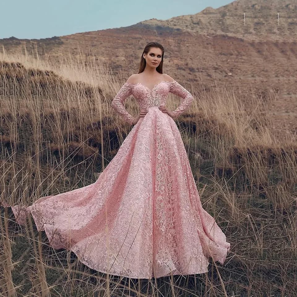 2024 Nové stylové dámské oblečení v evropském stylu Amazonské šaty s dutou krajkou a výšivkou, sexy šaty s odhalenými rameny a širokým věšením