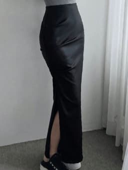 Dámská černá maxi sukně z umělé kůže s bočním rozparkem - sexy slim fit, párty, klubové oblečení, zip - náhled 3