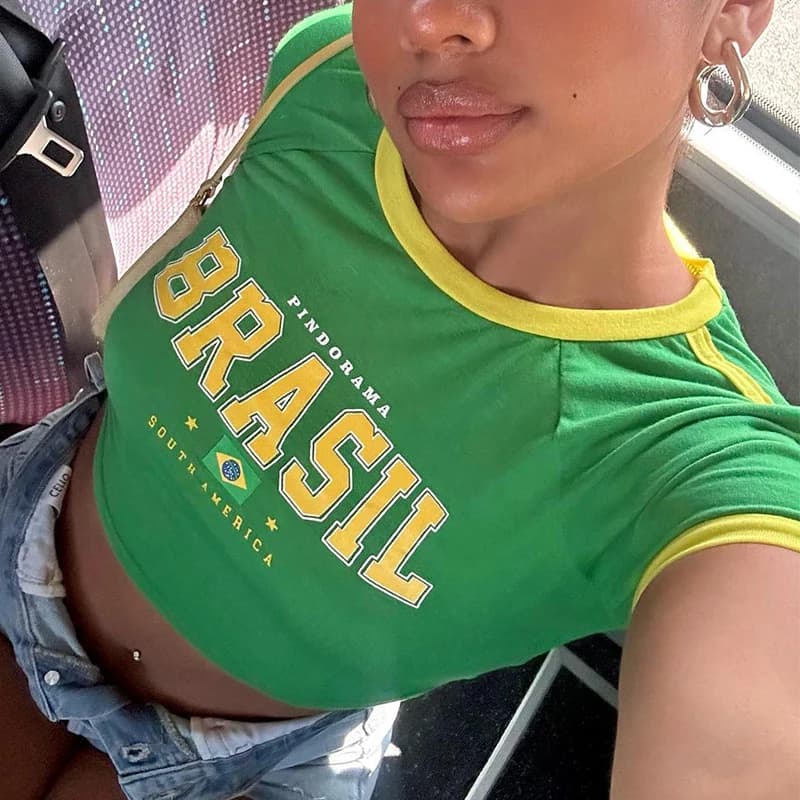 Dámský zelený crop top s brazilským potiskem, retro vzorem Y2K, krátký rukáv, ležérní slim fit tričko