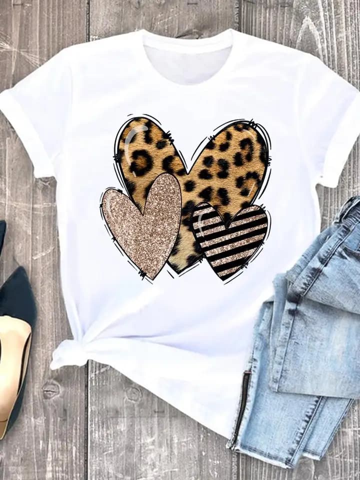 Dámské tričko s krátkým rukávem - leopardí vzor se srdíčky, casual letní móda