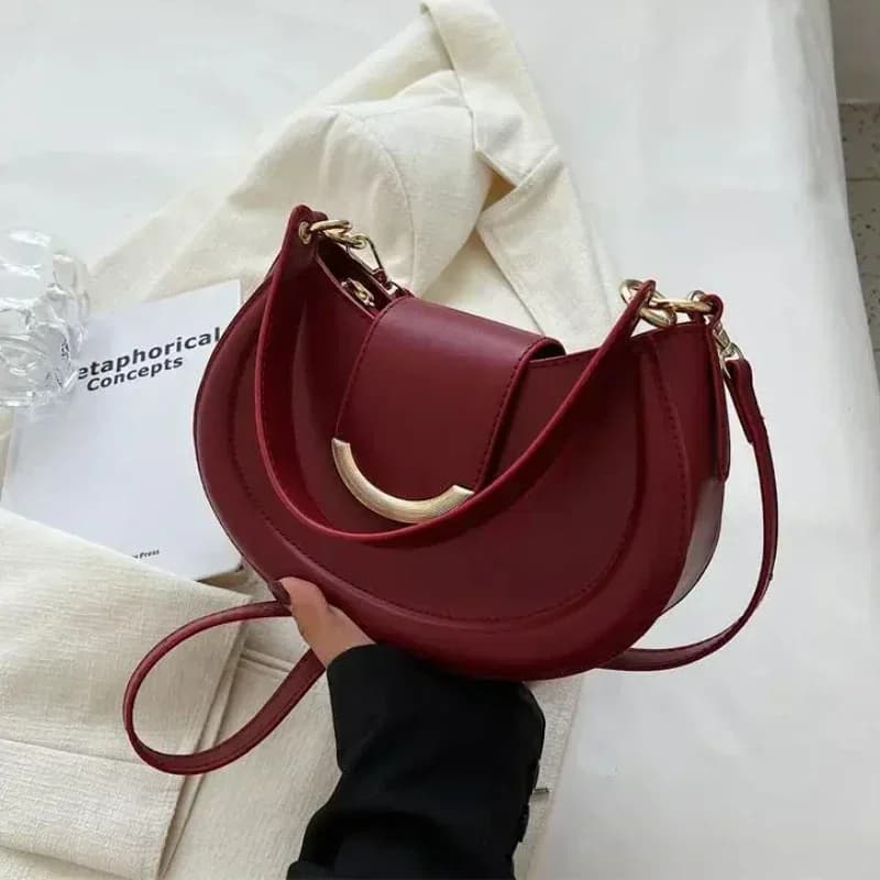 Dámská kožená kabelka přes rameno podpaží malá crossbody taška trendy 2025