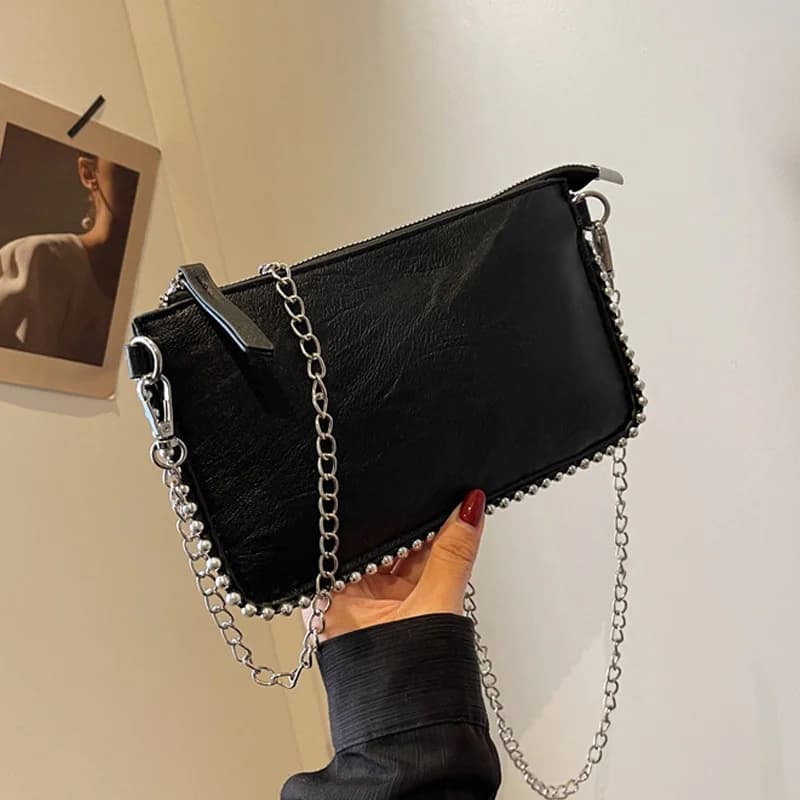 Dámská crossbody kabelka s řetízkem - elegantní taška přes rameno na mobil