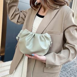 Černá crossbody kabelka pro ženy s řetízkem a uzlovými pásy casual messenger taška - náhled 5