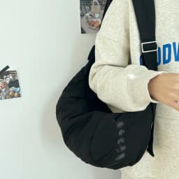 Dámská kabelka přes rameno měsíc luxusní elegantní příruční taška baseball styl černá - náhled 5