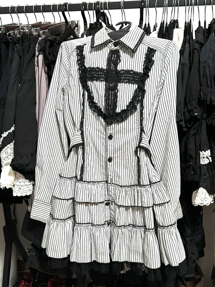 Dámské gotické proužkované šaty s krajkou a mašlí - Mini elegantní party dress Y2k styl