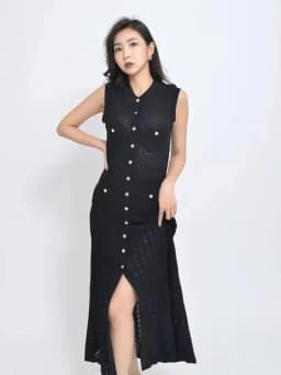 Elegantní pletené šaty dámské letní černé bez rukávů štíhlý střih módní délka - náhled 5