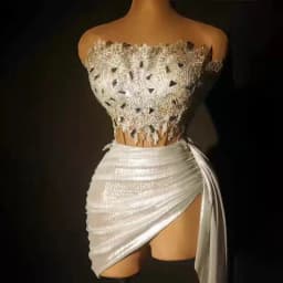 Elegantní dámské šaty s kamínkovým páskem - sexy společenský outfit pro večerní akce - náhled 7