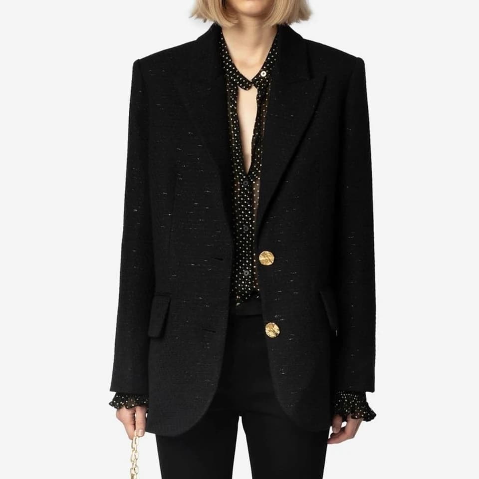 Dámský černý tvídový blejzr s elegantním střihem a dvěma knoflíky - stylový podzimní kabátek