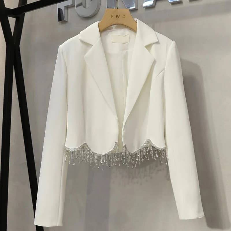 Dámské sako s třásněmi a ozdobnými kamínky - elegantní krátký kabátek pro volný čas