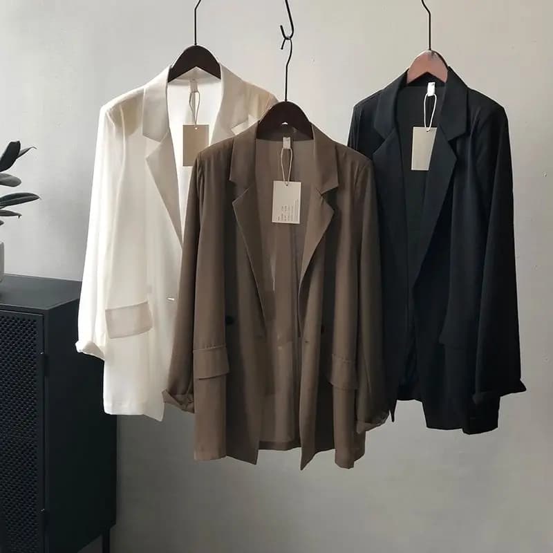 Elegantní dámský kardigan s límcem a knoflíky - lehký jarní top v pastelových barvách