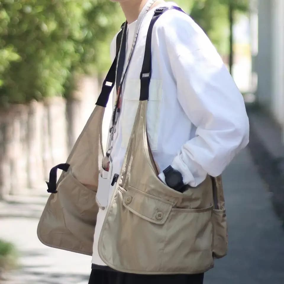 Pánská sportovní vesta s náprsenkou - multifunkční kapsy, streetwear design, unisex