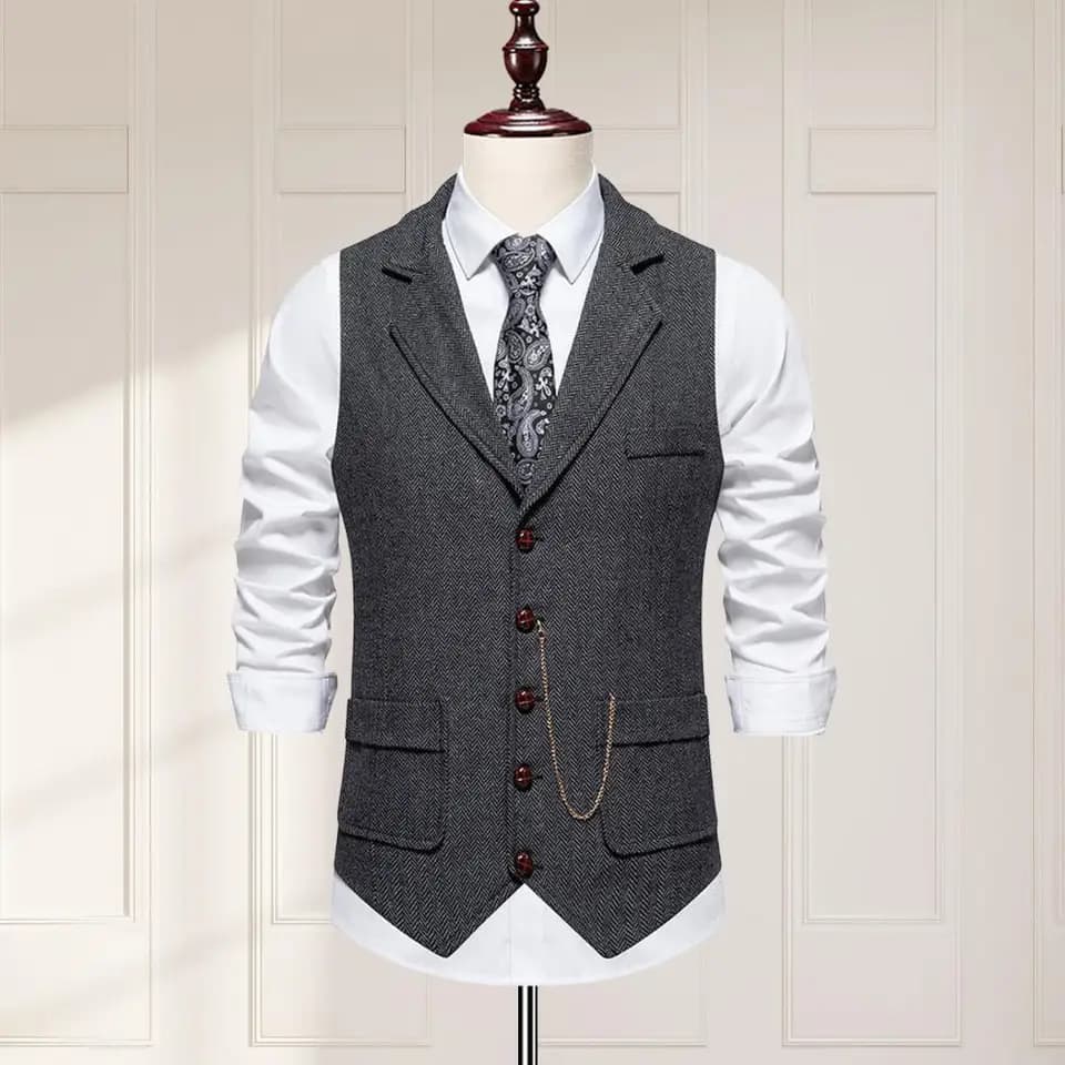 Pánská elegantní vesta s řetízkovými kapsami - společenský slim fit oblekovový vest