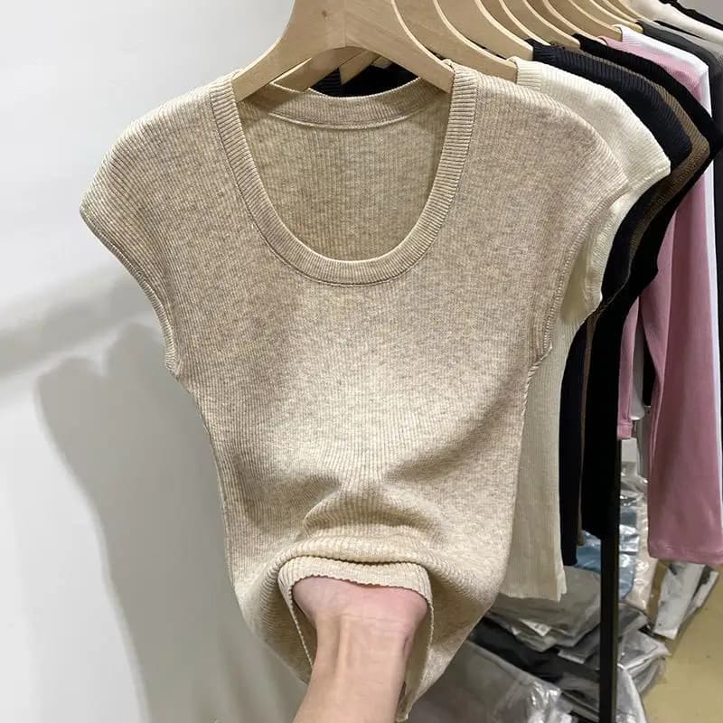 Dámské lehké tričko s krátkým rukávem - tenké elastické letní tričko slim fit