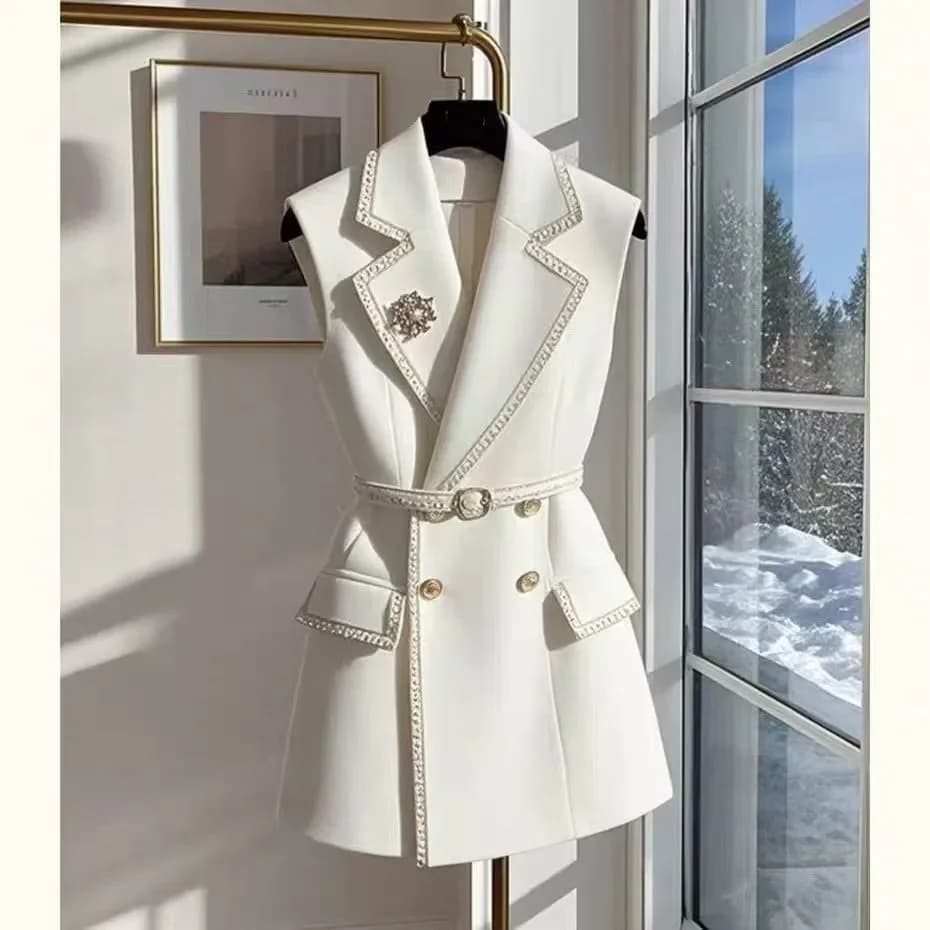 Dámská elegantní bílá vesta sako - béžový jarní kabátek do kanceláře slim fit