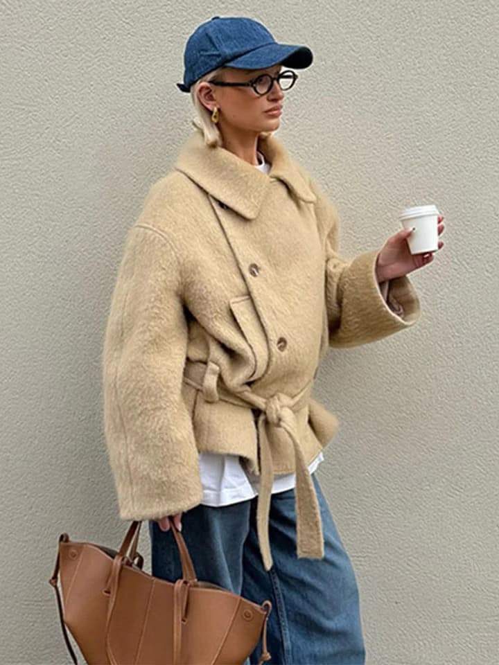 Dámský zimní kabát s límcem a páskem - elegantní retro tvídový kabátek v klasickém stylu