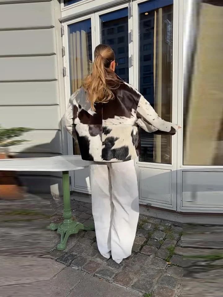 Dámská designová bunda se vzorem krávy - moderní podzimní kabát na zip se stojákem