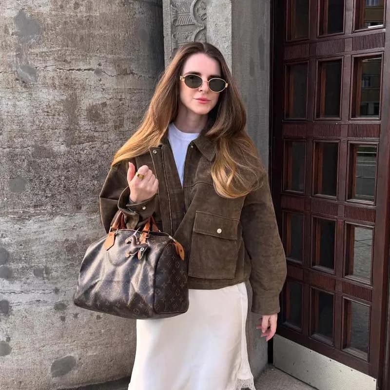 Dámská zimní bunda z umělé kůže - elegantní prošívaný kabát s předním zipem a kapsami