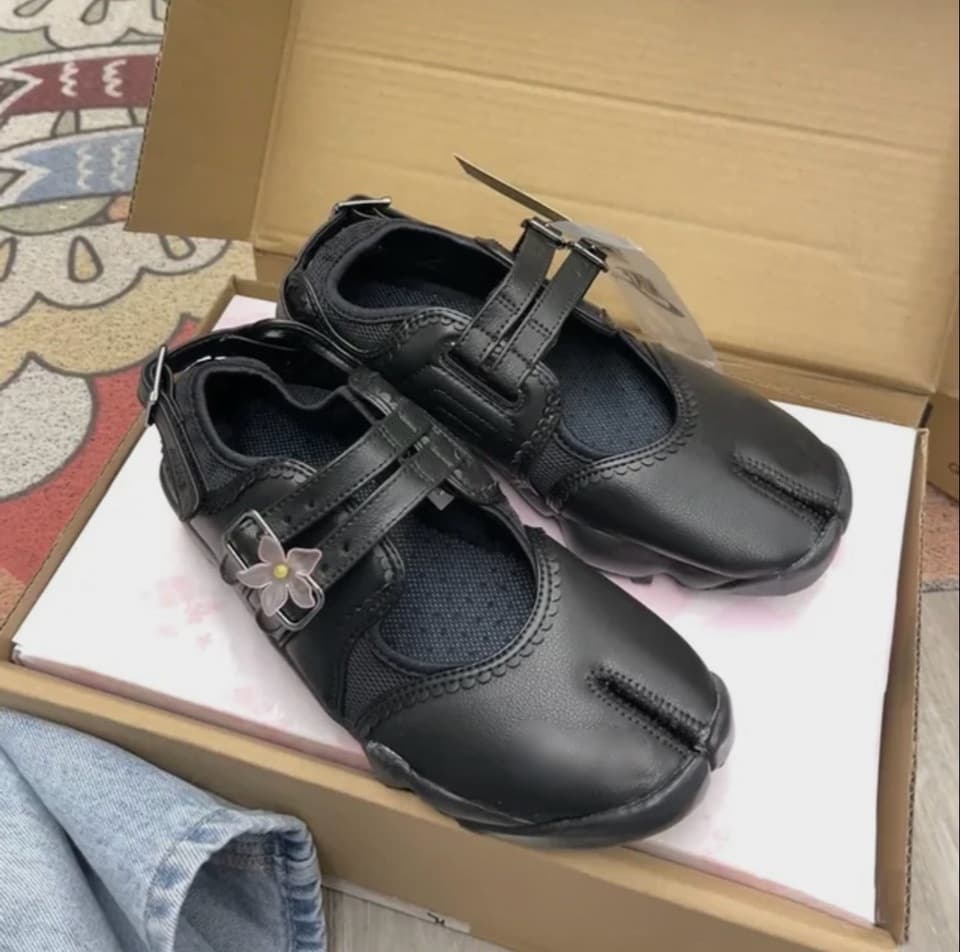 Tabi boty s odděleným palcem kožené ploché boty pro ženy Mary Jane casual s páskem