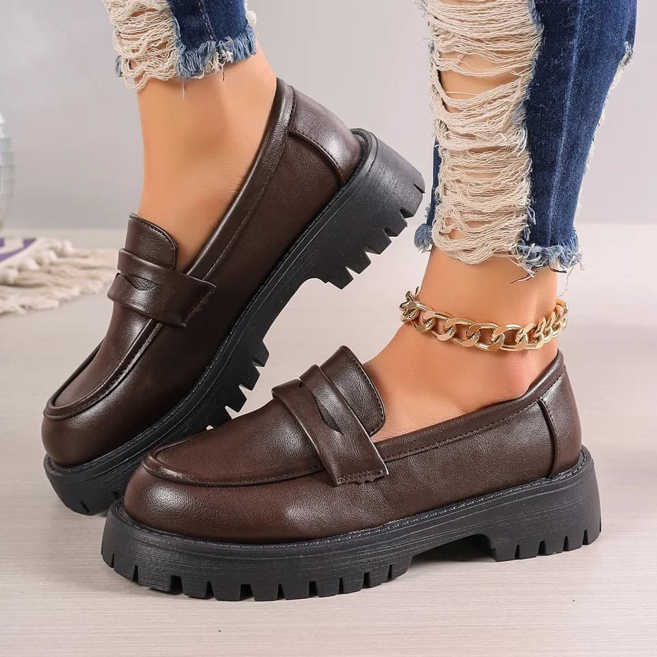 Dámské platformové mokasíny slip on britský styl 2025 PU kůže černé a hnědé