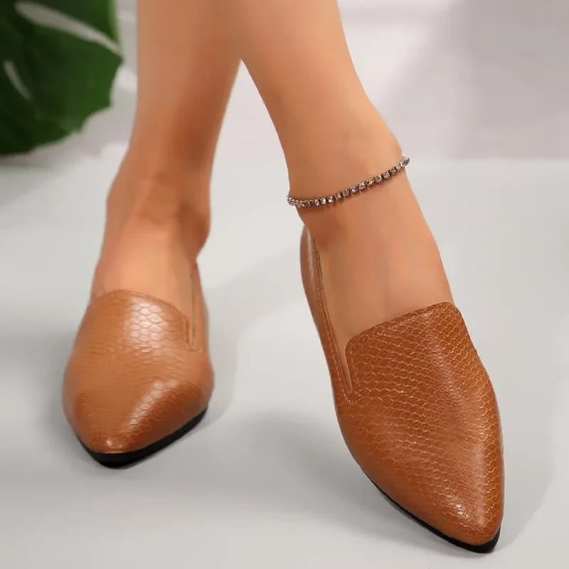 Kožené špičaté baleríny retro styl pro ženy 2025 pohodlná měkká podešev jaro léto
