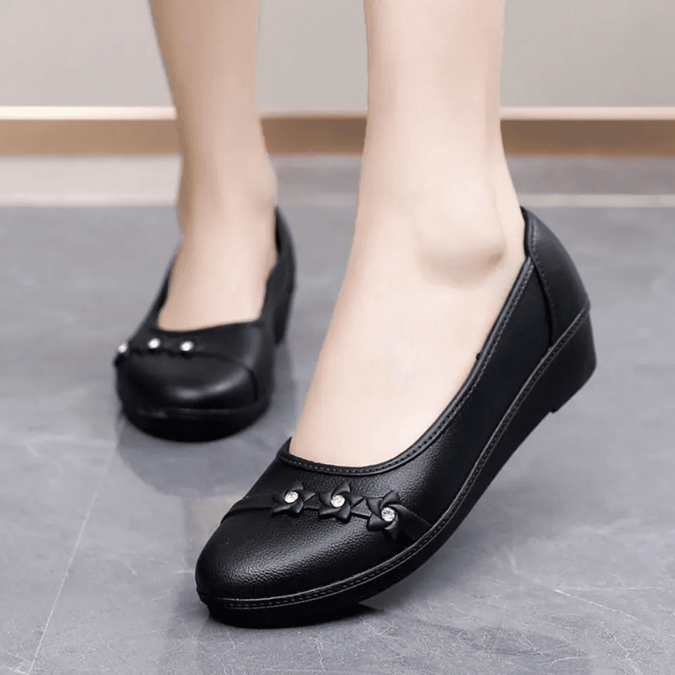 Dámské lehké nazouvací loafers kulatá špička gumová podrážka do kanceláře i na volný čas