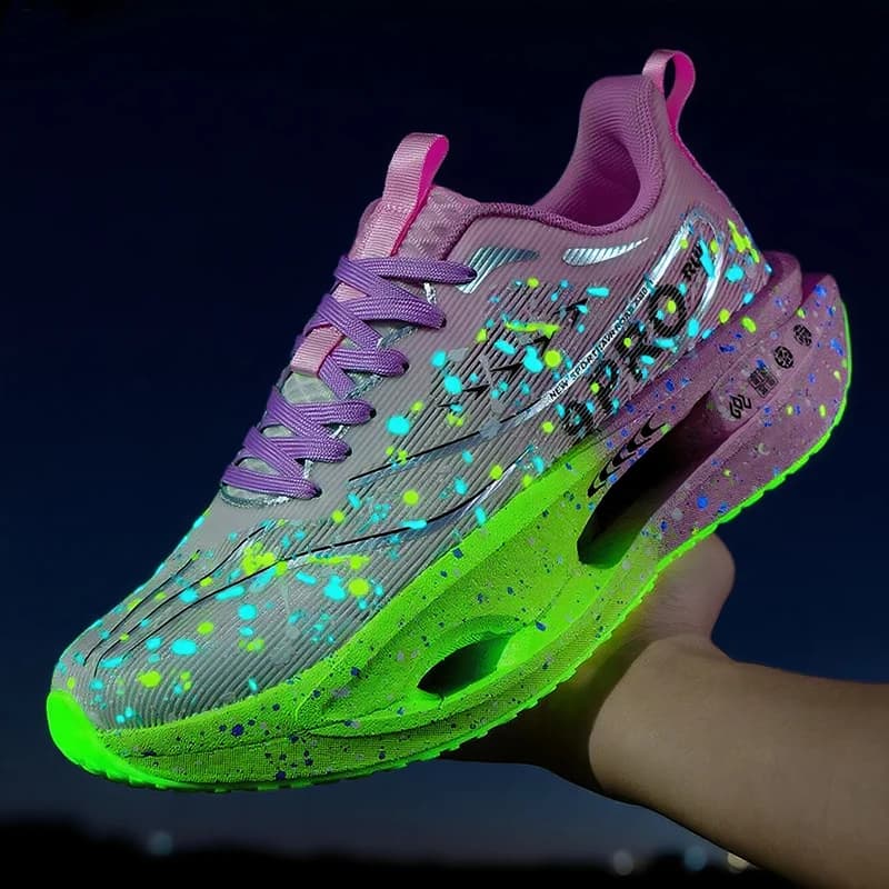 Nové běžecké boty s měkkou tlumenou podrážkou silniční běh lehké pohodlné reflexní na noční trénink