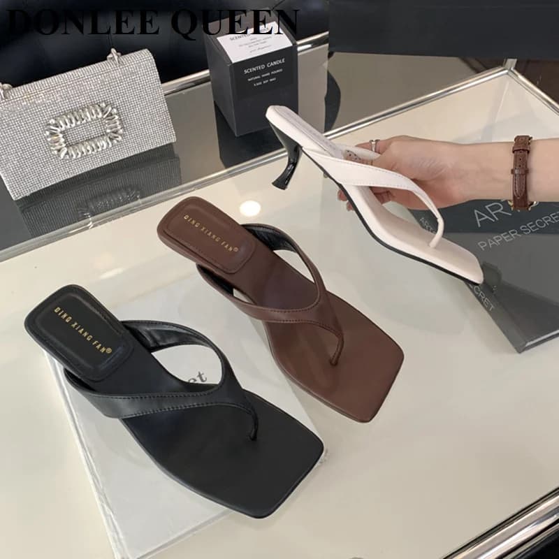 Dámské sandály na podpatku s úzkým páskem snadno nazouvatelné velikost 40