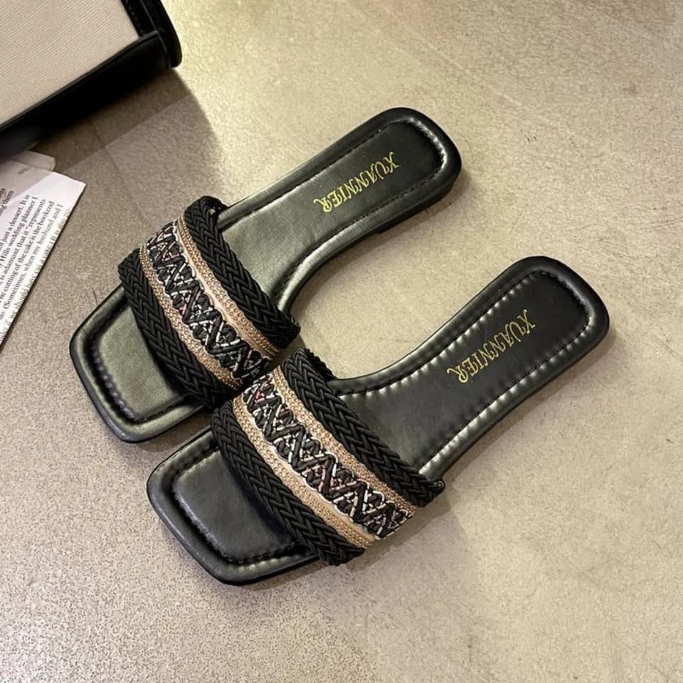 Dámské ploché pantofle velká velikost 2025 Letní plážové boty s vyšíváním měkká podrážka