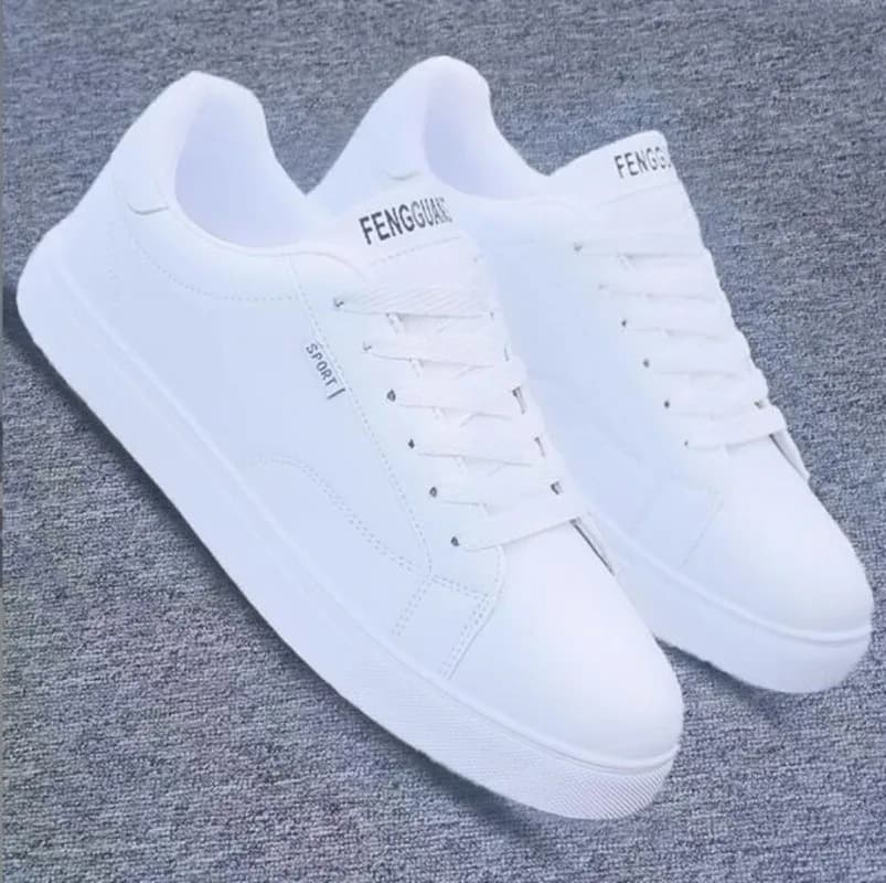 Pánské bílé tenisky letní móda 2022 pohodlné sneakers