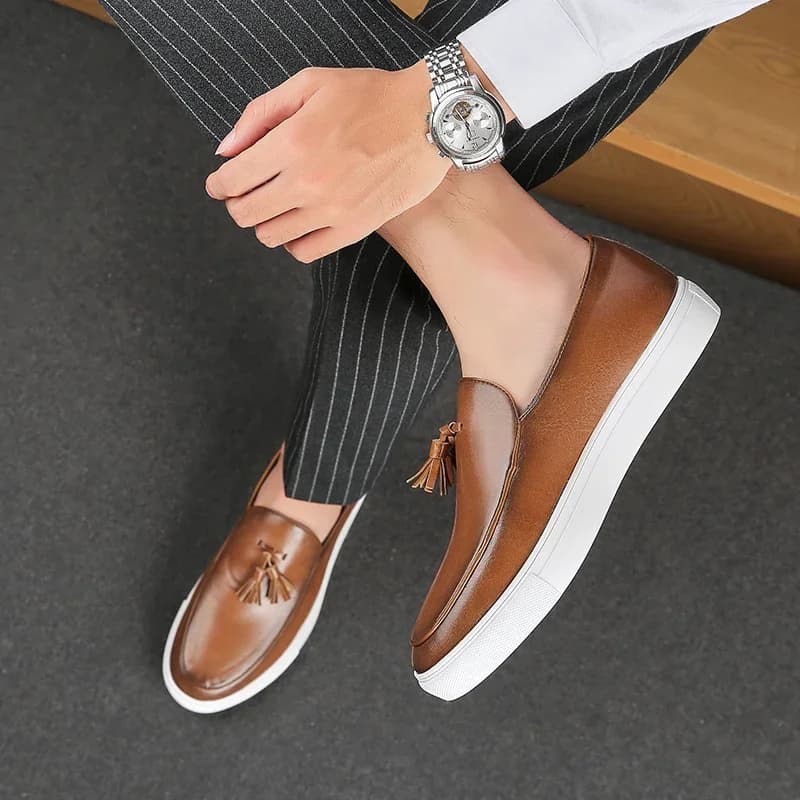 Pánské letní kožené mokasíny a loafers pro kancelář i volný čas snadno obouvatelné