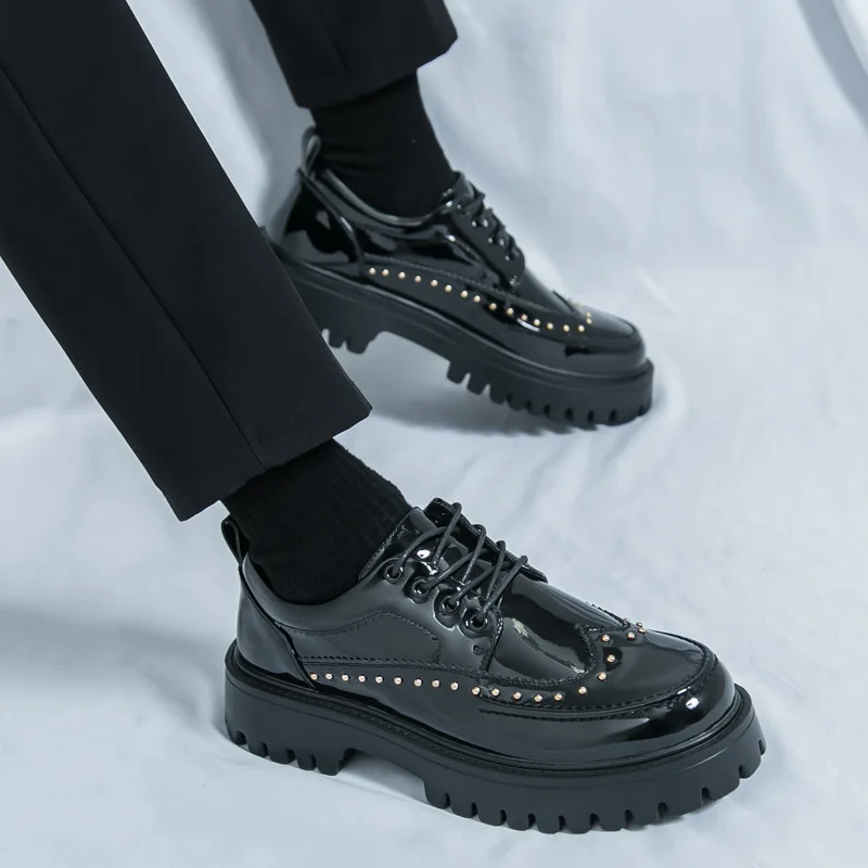 Pánské formální oxford boty z lakované kůže s tlustou podrážkou pro kancelář a svatbu