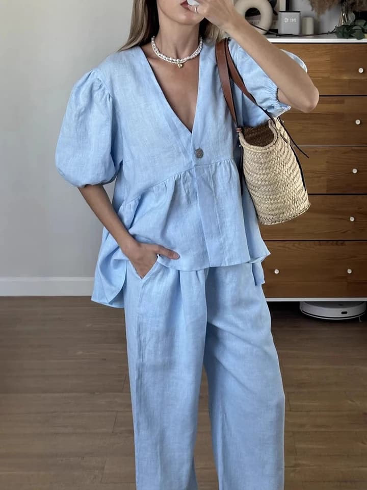 Dámský letní dvoudílný kalhotový set z bavlny jednobarevný s výstřihem do V