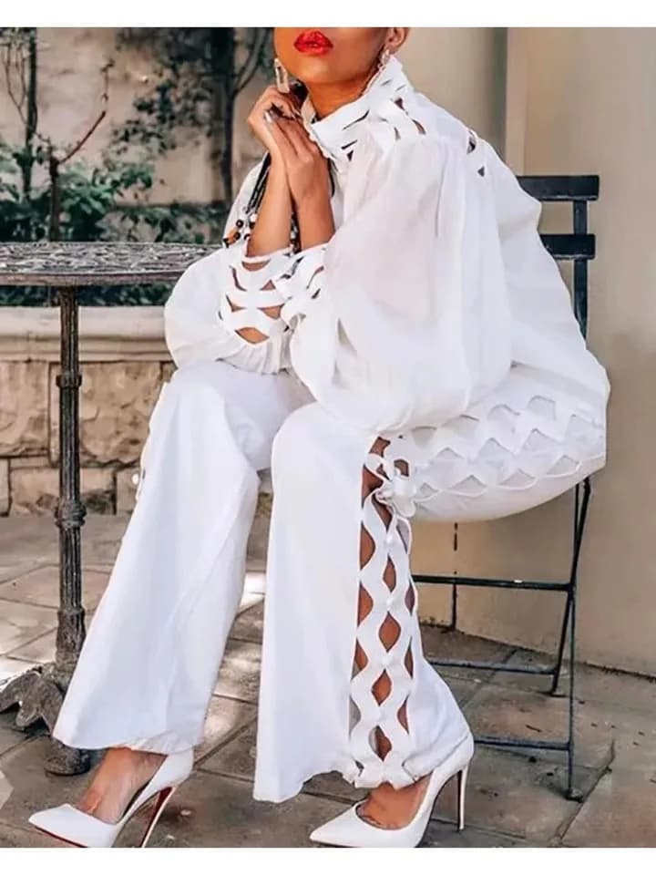 Dámská dvoudílná souprava ve velkých velikostech s vyřezávaným detailem a dlouhými rukávy