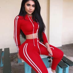 Fitness casual sada 2 díly pro ženy s postranními pruhy cropped top a jogger kalhoty - náhled 2
