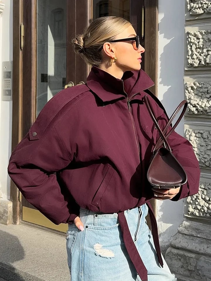 Dámská módní volnočasová bunda se zipem a páskem v elegantním designu pro podzimní styl