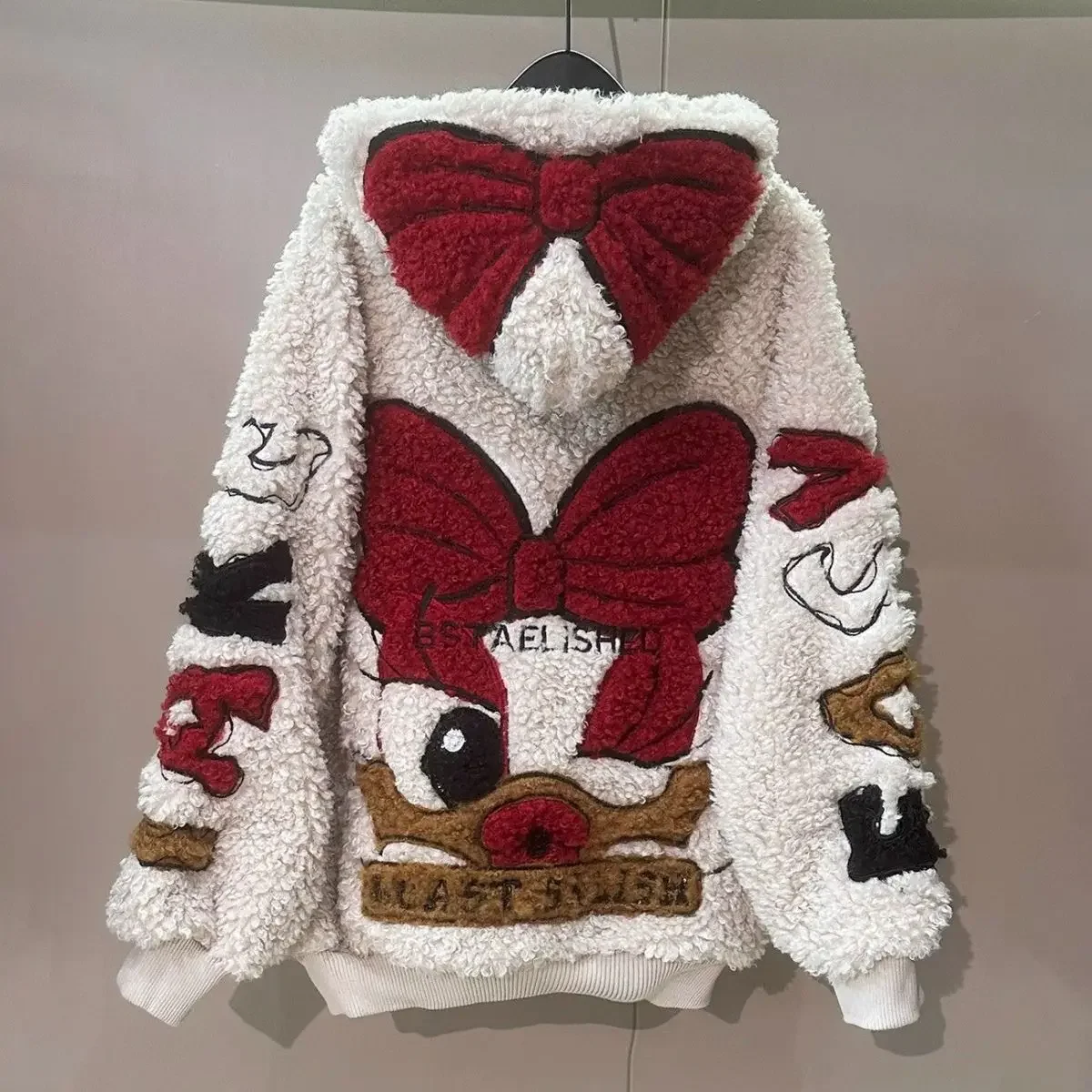 Dámská zimní bunda s kapucí a fleecovou podšívkou, těžká, kreslený design, ovčí kůže, svrchní oblečení, trendy, plus size