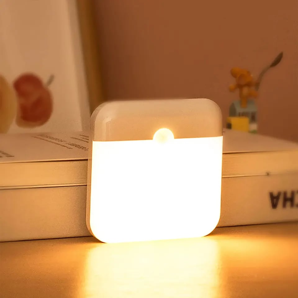 LED noční světlo s pohybovým senzorem, dobíjecí bezdrátová nástěnná lampa pro schody, kuchyň, šatnu, kempování