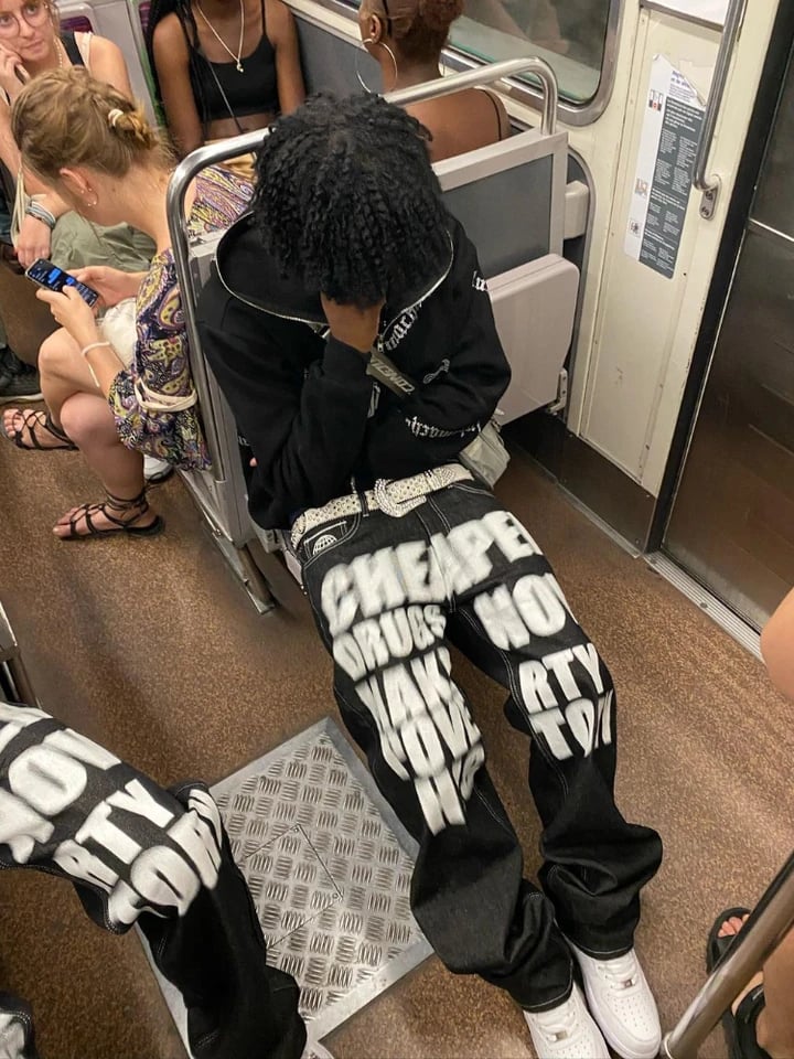 Černé volné džíny s potiskem písmen unisex streetwear wide leg kalhoty punk styl