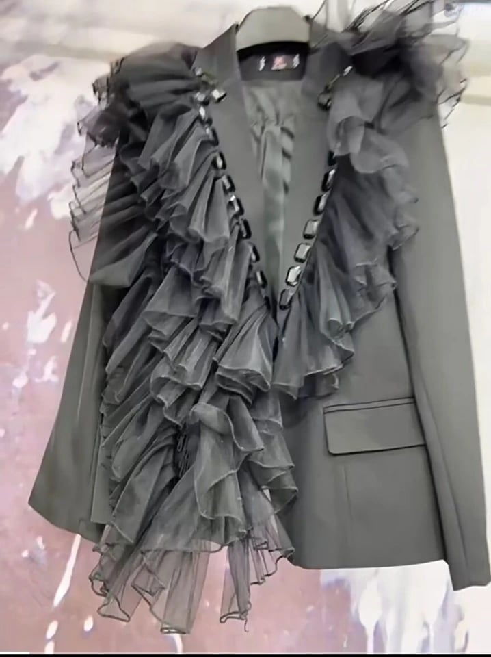 Luxusní dámský blazer s průsvitnou síťovinou a ozdobnými kamínky - elegantní společenský top