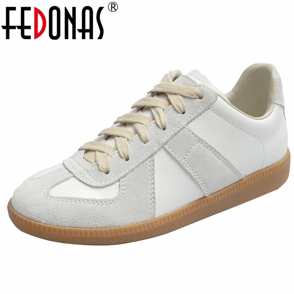 Dámské kožené tenisky s kulatou špičkou a vyvýšenou podrážkou šněrovací jaro podzim