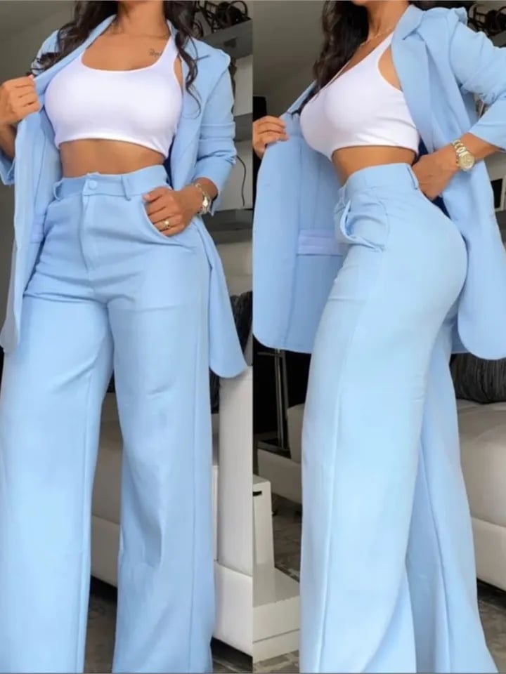 Dámská elegantní dvoudílná souprava blazer a kalhotami pro podzimní pracovní outfit